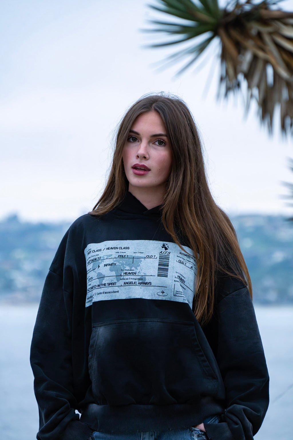 BLACK “FIRST CLASS” HOODIE